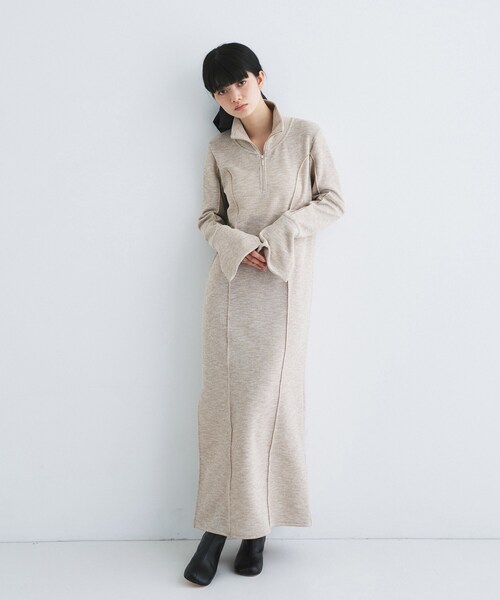 CODE A（コードエー）の「high neck jersey dress（ワンピース・レディース・ベージュ/チャコールグレー/ホワイト・00）」の12枚目の写真