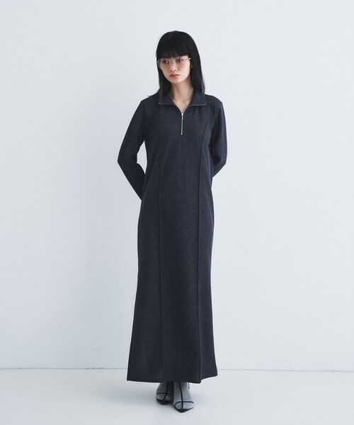 CODE A（コードエー）の「high neck jersey dress（ワンピース・レディース・ベージュ/チャコールグレー/ホワイト・00）」の16枚目の写真
