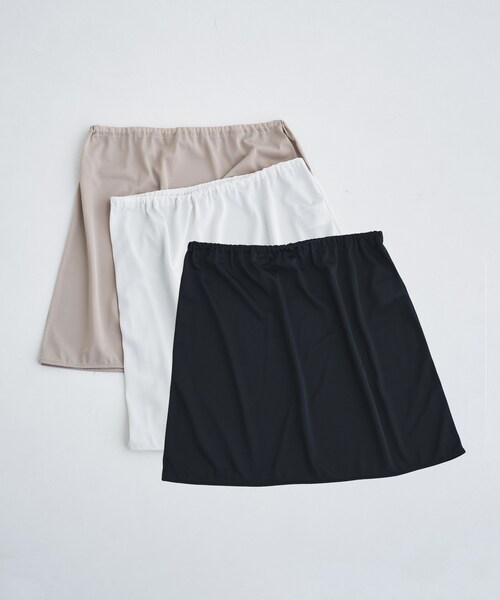 CODE A（コードエー）の「high neck jersey dress（ワンピース・レディース・ベージュ/チャコールグレー/ホワイト・00）」の18枚目の写真