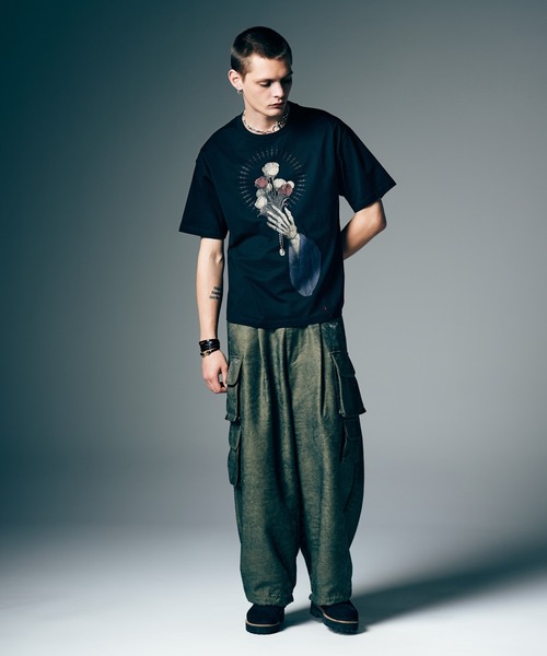 glamb(グラム)の「Prayer Charm T-Shirt / プレイヤーチャームTシャツ(Tシャツ/カットソー・メンズ・チャコール/ブラック・S/M/L)」の10枚目の写真