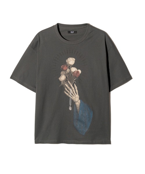 glamb(グラム)の「Prayer Charm T-Shirt / プレイヤーチャームTシャツ(Tシャツ/カットソー・メンズ・チャコール/ブラック・S/M/L)」の5枚目の写真