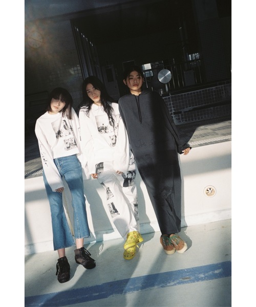 HOLIDAY(ホリデイ)の「SUPER FINE DRY L/S HOODED DRESS (Joe Szabo) スーパーファインドライロングスリーブフーデッドドレス (ジョセフスザボ)(ワンピース・レディース・ホワイト/ブラック・ONE SIZE)」の19枚目の写真