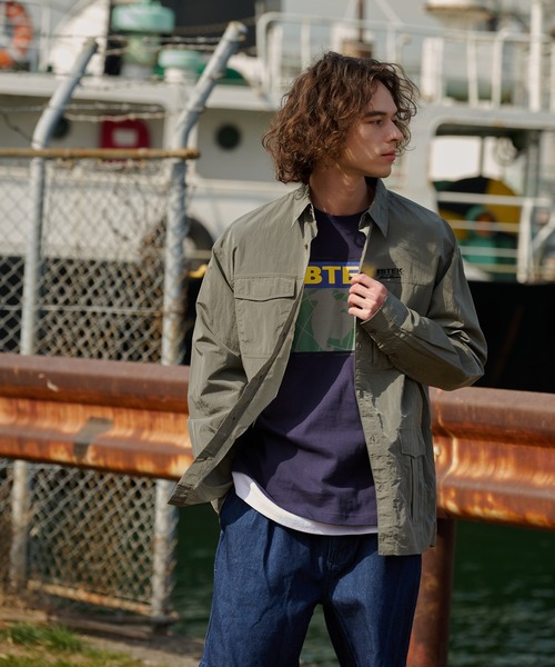 Eddie Bauer(エディーバウアー)の「EBTEK マルチポケットシャツ(シャツ/ブラウス・メンズ・ネイビー/チャコール/サンドグレー・L/M/S/XL)」の4枚目の写真