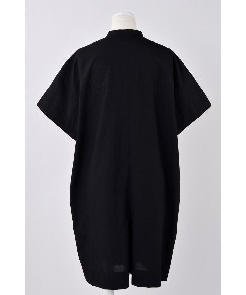ENFOLD(エンフォルド)の「SHIRT ROMPERS(つなぎ/オールインワン・レディース・ブラック・38/36)」の3枚目の写真