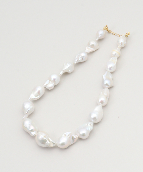 La TOTALITE（ラトータリテ）の「STELLAR HOLLYWOOD/ステラハリウッド ビッグバロックパールネックレス（ネックレス・レディース・ホワイト・FREE）」の2枚目の写真