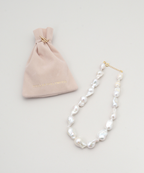 La TOTALITE（ラトータリテ）の「STELLAR HOLLYWOOD/ステラハリウッド ビッグバロックパールネックレス（ネックレス・レディース・ホワイト・FREE）」の6枚目の写真