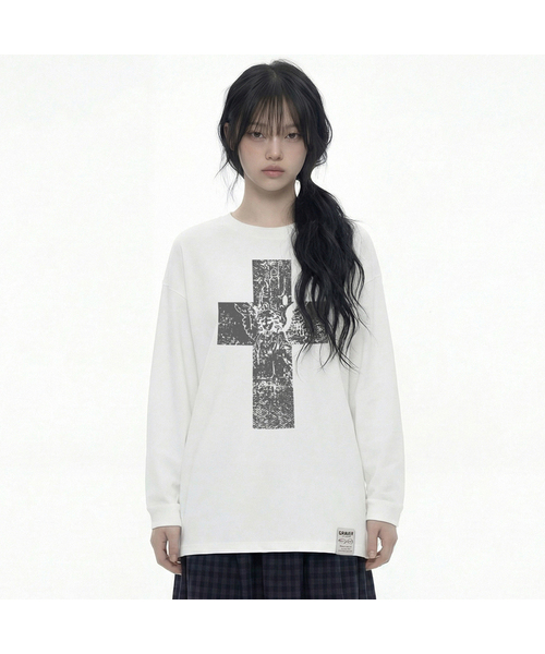 GRAVER（グレーバー）の「[ユニセックス]エンジェルクロス ロングスリーブTシャツ_3カラー（Tシャツ/カットソー・レディース・ブラック/チャコールグレー/ホワイト・MEDIUM/LARGE）」の2枚目の写真