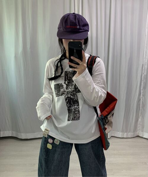 GRAVER（グレーバー）の「[ユニセックス]エンジェルクロス ロングスリーブTシャツ_3カラー（Tシャツ/カットソー・レディース・ブラック/チャコールグレー/ホワイト・MEDIUM/LARGE）」の16枚目の写真