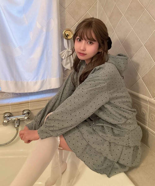 AS KNOW AS plus（アズノゥアズプラス）の「〇アソート柄ジップパーカー(花柄・ドット・ビジュー）セットアップ対応（パーカー・レディース・ブラック系/アイボリー系/グレー系・FREE）」の22枚目の写真