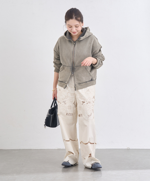 JOURNAL STANDARD(ジャーナルスタンダード)の「ピグメントスウェットパーカー(パーカー・レディース・ブラック系その他/ライトグレー・FREE)」の11枚目の写真