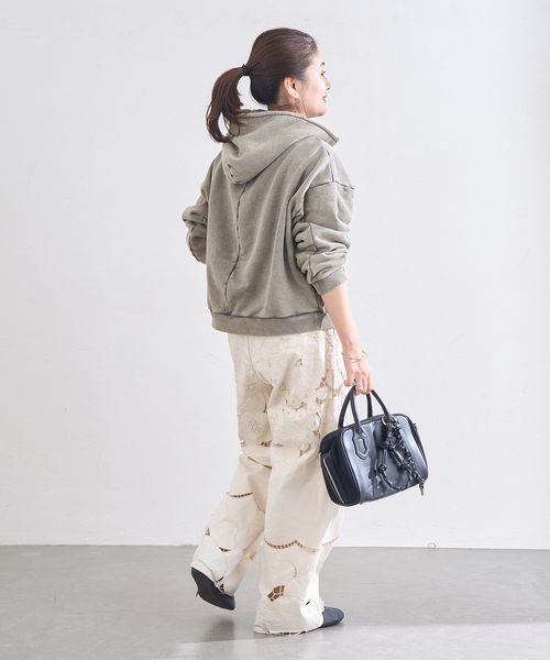 JOURNAL STANDARD(ジャーナルスタンダード)の「ピグメントスウェットパーカー(パーカー・レディース・ブラック系その他/ライトグレー・FREE)」の12枚目の写真