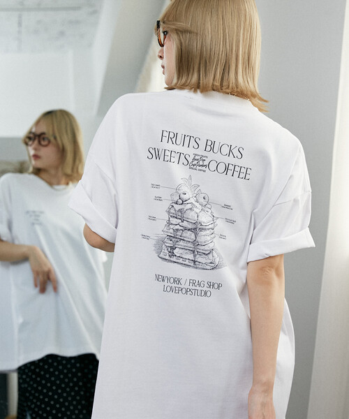 PUBLUX(パブリュクス)の「PUBLUX/パブリュクス <機能性素材>LOVE POP STUDIO SWEET SHOP LOGO Tシャツ 限定展開(Tシャツ/カットソー・メンズ・ブラック/ホワイト/ネイビー・LARGE/MEDIUM/SMALL)」の6枚目の写真