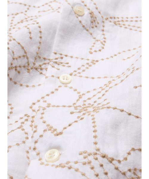 Banana Republic(バナナリパブリック)の「スタンダードフィット エンブロイダリー リネン リゾートシャツ(シャツ/ブラウス・メンズ・アイボリー・S/M/L/XL)」の2枚目の写真