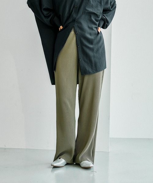 LEPSIM（レプシィム）の「《セルフカット可能》プリーツイージーパンツ　601345（その他パンツ・レディース・イエロー/ブルー/グレイッシュベージュ/カーキ/ブラック/ダークブラウン・FREE）」の4枚目の写真