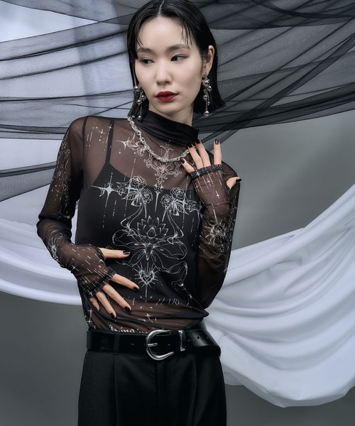 NANA×HARE/LADIE タトゥーシアートップス 黒 HARE（ハレ）の「【NANA×HARE】タトゥーシアートップス（Tシャツ