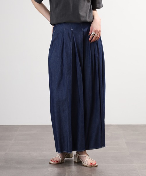 EGLANTINE(エグランティーヌ)の「EGLANTINE タックワイド テンセルデニムパンツ(デニムパンツ・レディース・ネイビー/ブルー・40)」の4枚目の写真