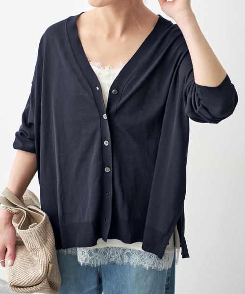 Spick & Span（スピックアンドスパン）の「《接触冷感 / 》ICE FINE Vネックカーディガン（カーディガン/ボレロ・レディース・ブラウン/オレンジ/ネイビー/ベージュ・FREE）」の3枚目の写真