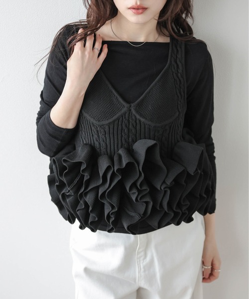 AMELY(エミリー)の「ボリュームフリル ニットビスチェ(タンクトップ・レディース・ホワイト/ブラック・フリー)」の11枚目の写真