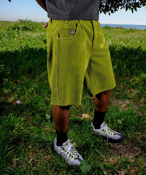 HUF（ハフ）の「CROMER CORDUROY SHORT（その他パンツ・メンズ・パープル/ライトグリーン/レッド系その他・32/30/28/34/36）」の2枚目の写真
