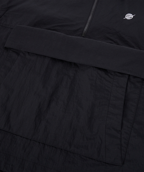 KALAPATTHAR(カラパタール)の「Nylon Taslan Half Zip-Up Anorak Jacket - BLACK(ナイロンジャケット・メンズ・その他・MEDIUM/LARGE)」の2枚目の写真