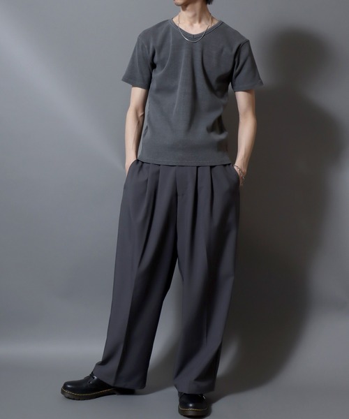 ANPAS（アンパス）の「Pigment-Dyed Ribbed-Knit V-Neck Short-Sleeve Tee / ピグメント加工 Vネック半袖Tシャツ ヴィンテージ風 メンズ レディース ユニセックス 無地 トップス（Tシャツ/カットソー・メンズ・ブラウン/チャコールグレー・S/M/L）」の5枚目の写真