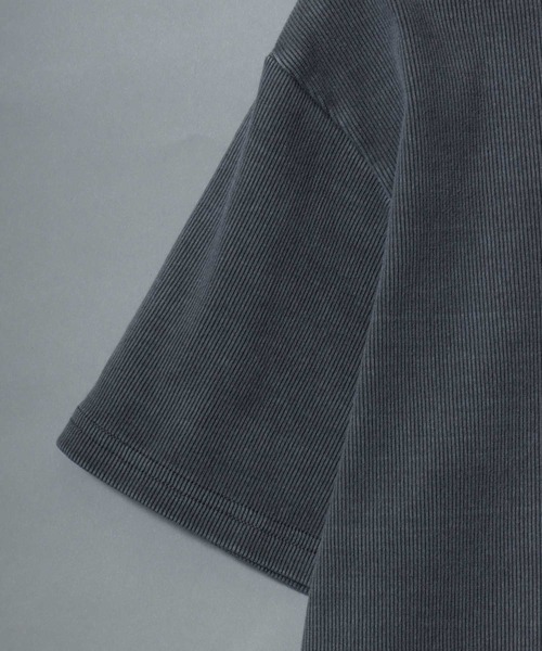 ANPAS（アンパス）の「Pigment-Dyed Ribbed-Knit V-Neck Short-Sleeve Tee / ピグメント加工 Vネック半袖Tシャツ ヴィンテージ風 メンズ レディース ユニセックス 無地 トップス（Tシャツ/カットソー・メンズ・ブラウン/チャコールグレー・S/M/L）」の13枚目の写真