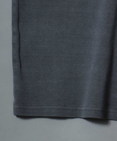 ANPAS（アンパス）の「Pigment-Dyed Ribbed-Knit V-Neck Short-Sleeve Tee / ピグメント加工 Vネック半袖Tシャツ ヴィンテージ風 メンズ レディース ユニセックス 無地 トップス（Tシャツ/カットソー・メンズ・ブラウン/チャコールグレー・S/M/L）」の14枚目の写真
