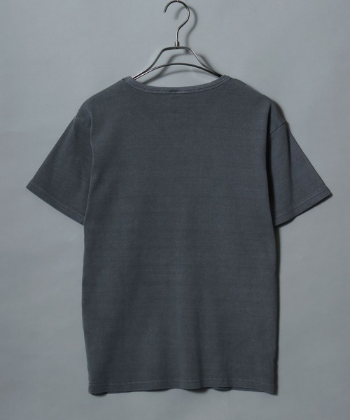 ANPAS（アンパス）の「Pigment-Dyed Ribbed-Knit V-Neck Short-Sleeve Tee / ピグメント加工 Vネック半袖Tシャツ ヴィンテージ風 メンズ レディース ユニセックス 無地 トップス（Tシャツ/カットソー・メンズ・ブラウン/チャコールグレー・S/M/L）」の4枚目の写真