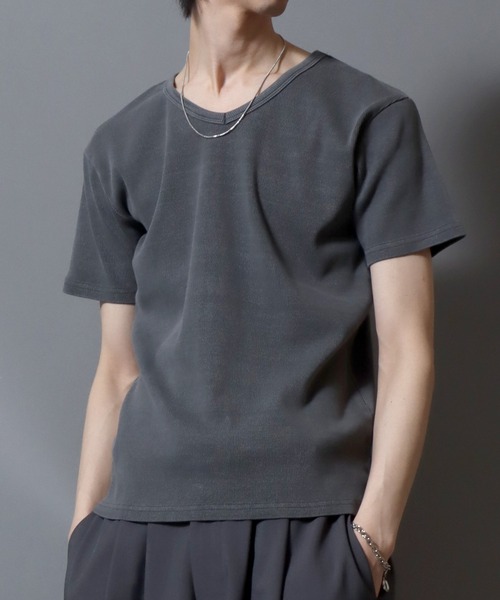 ANPAS（アンパス）の「Pigment-Dyed Ribbed-Knit V-Neck Short-Sleeve Tee / ピグメント加工 Vネック半袖Tシャツ ヴィンテージ風 メンズ レディース ユニセックス 無地 トップス（Tシャツ/カットソー・メンズ・ブラウン/チャコールグレー・S/M/L）」の15枚目の写真