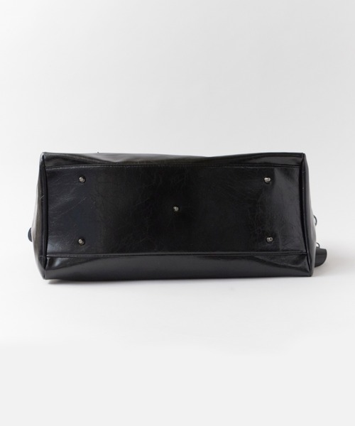 ROOPTOKYO（ループトウキョウ）の「Star-Shaped Patch with Gusset, Faux Leather 2-Way Shoulder Bag / マチ付き スター型バッチ フェイクレザー 2WAYショルダーバッグ 2026年春夏（ショルダーバッグ・レディース・ブラック/シルバー・ONE SIZE）」の10枚目の写真