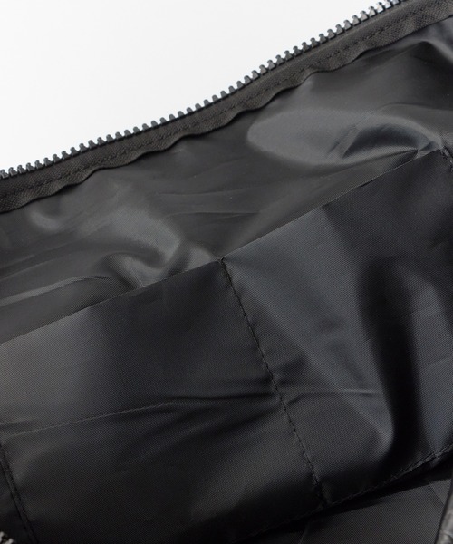 ROOPTOKYO（ループトウキョウ）の「Star-Shaped Patch with Gusset, Faux Leather 2-Way Shoulder Bag / マチ付き スター型バッチ フェイクレザー 2WAYショルダーバッグ 2026年春夏（ショルダーバッグ・レディース・ブラック/シルバー・ONE SIZE）」の12枚目の写真