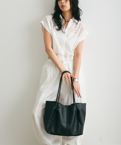 Trish(トリッシュ)の「ノットストリングポーチ付きショルダーBAG(ショルダーバッグ・レディース・ブラック/ベージュ・FREE)」の3枚目の写真