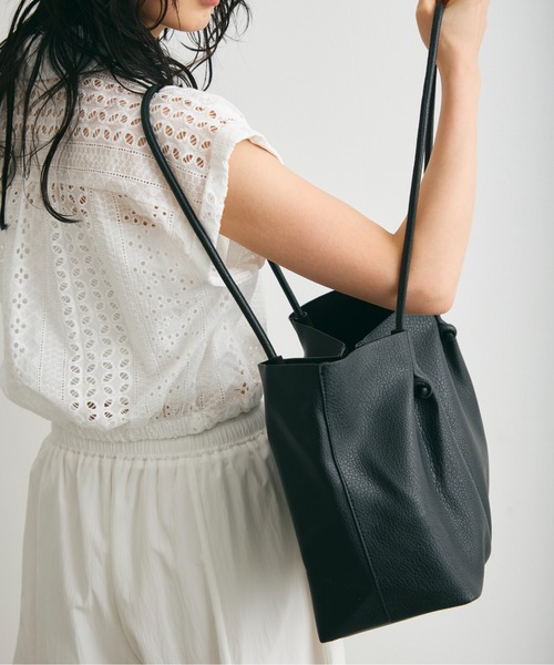 Trish(トリッシュ)の「ノットストリングポーチ付きショルダーBAG(ショルダーバッグ・レディース・ブラック/ベージュ・FREE)」の12枚目の写真