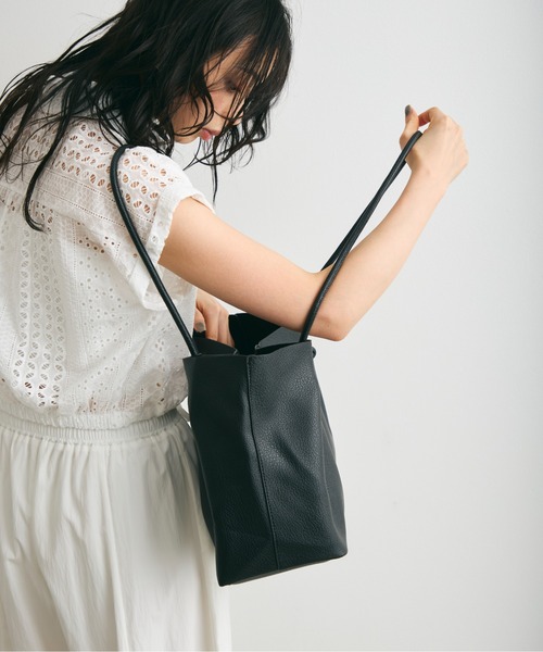 Trish(トリッシュ)の「ノットストリングポーチ付きショルダーBAG(ショルダーバッグ・レディース・ブラック/ベージュ・FREE)」の13枚目の写真