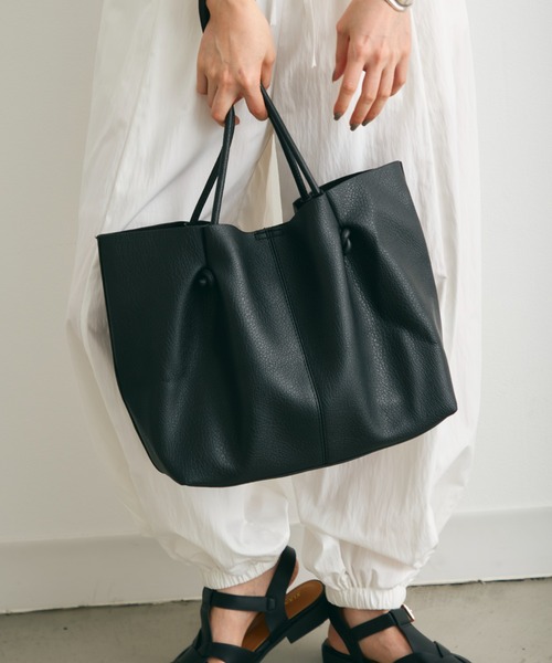 Trish(トリッシュ)の「ノットストリングポーチ付きショルダーBAG(ショルダーバッグ・レディース・ブラック/ベージュ・FREE)」の9枚目の写真