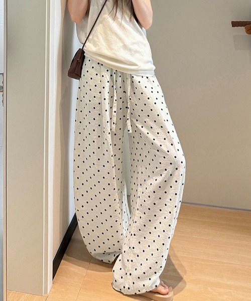 GLAMOROUS JANE(グラマラスジェーン)の「ドット柄ワイドパンツ(その他パンツ・レディース・ホワイト/ブラック・FREE)」の3枚目の写真