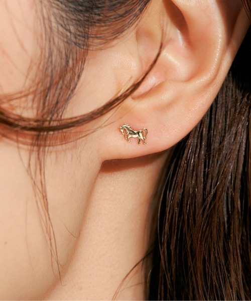 Jewel closet by L&Co.(ジュエルクローゼットバイエルアンドコー)の「K10 馬/ホース ピアス(ピアス(両耳用)・レディース・イエローゴールド・FREE)」の3枚目の写真
