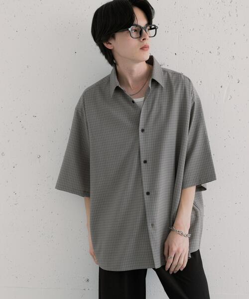 SENSE OF PLACE by URBAN RESEARCH(センスオブプレイスバイアーバンリサーチ)の「『ユニセックス』マイクロチェックエクストラルーズショートスリーブシャツ(シャツ/ブラウス・メンズ・グリーン/ネイビー/ホワイト/ブラウン/ブラック/ベージュ・LARGE/MEDIUM)」の16枚目の写真