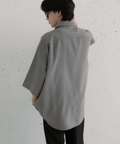SENSE OF PLACE by URBAN RESEARCH(センスオブプレイスバイアーバンリサーチ)の「『ユニセックス』マイクロチェックエクストラルーズショートスリーブシャツ(シャツ/ブラウス・メンズ・グリーン/ネイビー/ホワイト/ブラウン/ブラック/ベージュ・LARGE/MEDIUM)」の17枚目の写真