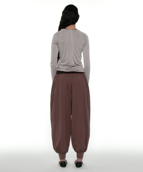 PARTIMENTO WOMEN(パルティメントウィメン)の「PWC シアーレグラン スティッチ ロングスリーブTシャツ_ダークベージュ(Tシャツ/カットソー・レディース・その他・SMALL/MEDIUM/LARGE)」の4枚目の写真