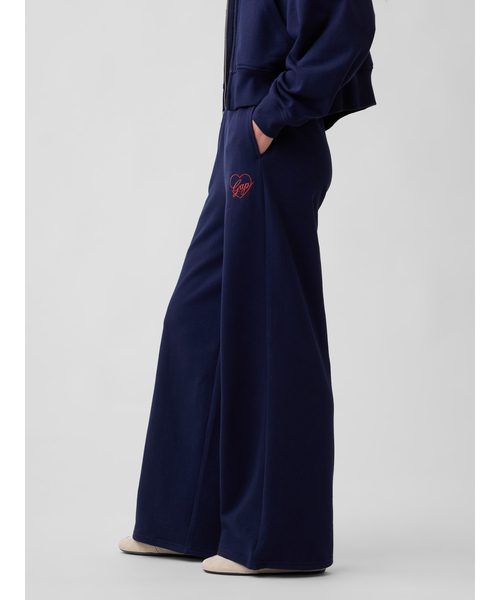 GAP(ギャップ)の「フレンチテリー ハート GAPロゴ バギー ワイドスウェットパンツ(スウェットパンツ・レディース・ネイビー/グレー/レッド・S/XS/XXS/M/L)」の2枚目の写真