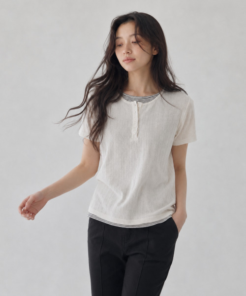 SAYUU（サユ）の「ソフトレイヤードヘンリーネック半袖Tシャツクリーム（Tシャツ/カットソー・レディース・Cream・FREE）」の3枚目の写真