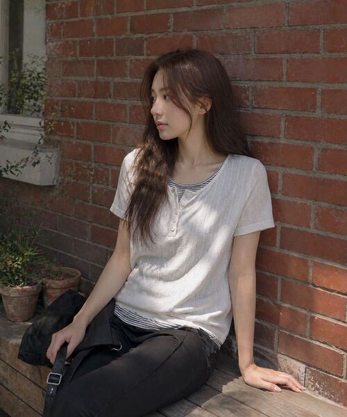 SAYUU（サユ）の「ソフトレイヤードヘンリーネック半袖Tシャツクリーム（Tシャツ/カットソー・レディース・Cream・FREE）」の6枚目の写真