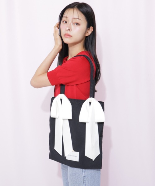 JILL by JILL STUART(ジルバイジルスチュアート)の「<RIBBONシリーズ>ダブルリボントートバッグ(ショルダーバッグ・レディース・ブラウン/ホワイト/ブラック系その他/ブラック・FREE)」の13枚目の写真
