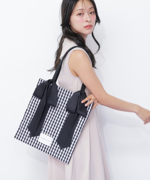 JILL by JILL STUART(ジルバイジルスチュアート)の「<RIBBONシリーズ>ダブルリボントートバッグ(ショルダーバッグ・レディース・ブラウン/ホワイト/ブラック系その他/ブラック・FREE)」の17枚目の写真