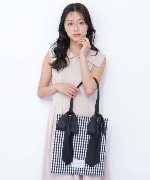 JILL by JILL STUART(ジルバイジルスチュアート)の「<RIBBONシリーズ>ダブルリボントートバッグ(ショルダーバッグ・レディース・ブラウン/ホワイト/ブラック系その他/ブラック・FREE)」の18枚目の写真