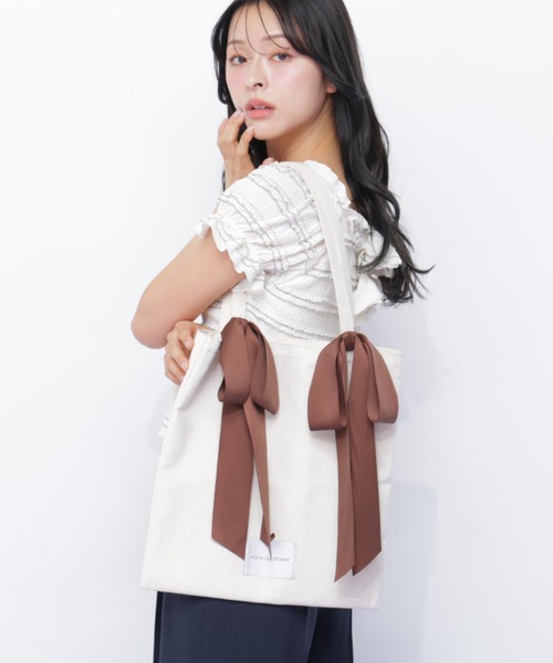 JILL by JILL STUART(ジルバイジルスチュアート)の「<RIBBONシリーズ>ダブルリボントートバッグ(ショルダーバッグ・レディース・ブラウン/ホワイト/ブラック系その他/ブラック・FREE)」の21枚目の写真