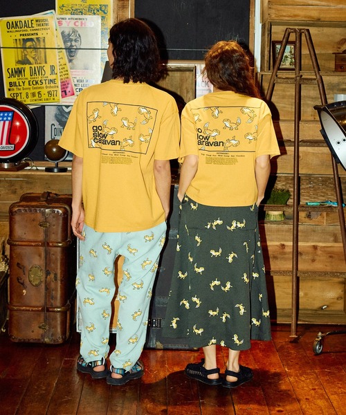 go slow caravan（ゴースローキャラバン）の「USA/C スクエアLOGO バックプリント ゆったりTEE（Tシャツ/カットソー・メンズ・イエロー/アイボリー/ネイビー/グリーン/ブラック・LARGE/X-LARGE/MEDIUM）」の7枚目の写真