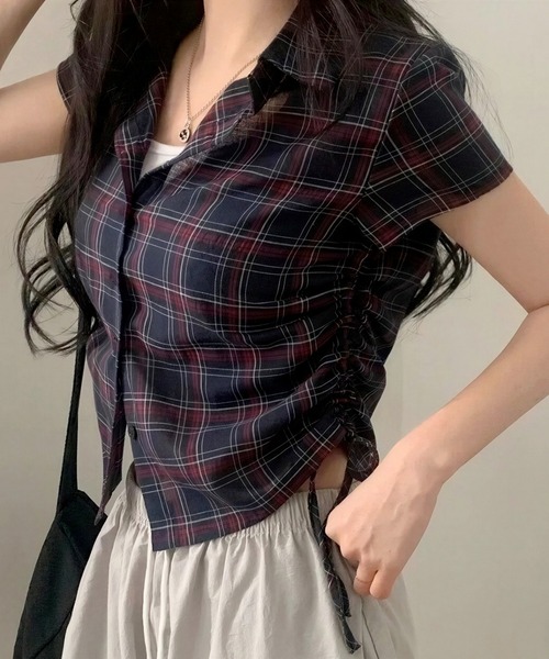 HAILY(ヘイリー)の「サイドドローストリングチェック柄半袖シャツ(シャツ/ブラウス・レディース・ホワイト/ブラック/ベージュ/ネイビー・FREE)」の4枚目の写真