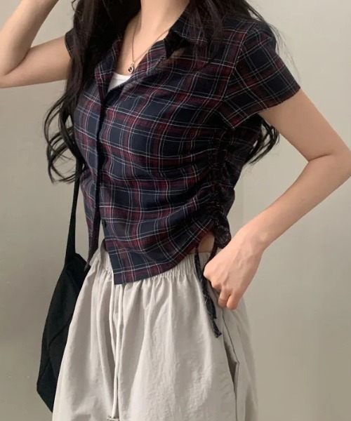 HAILY(ヘイリー)の「サイドドローストリングチェック柄半袖シャツ(シャツ/ブラウス・レディース・ホワイト/ブラック/ベージュ/ネイビー・FREE)」の11枚目の写真